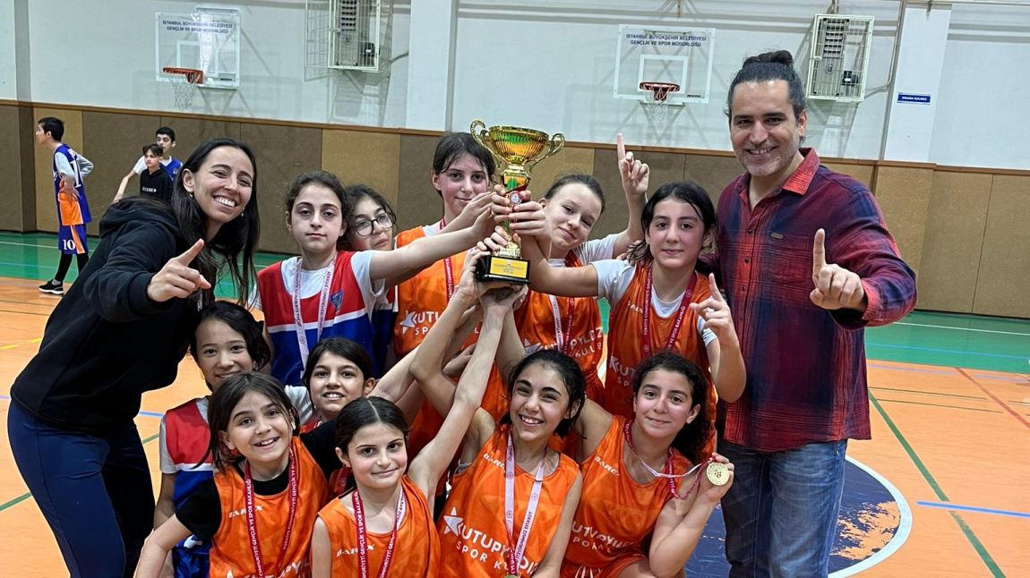 Küçük Kız Basketbol Takımımız İlçe Şampiyonu